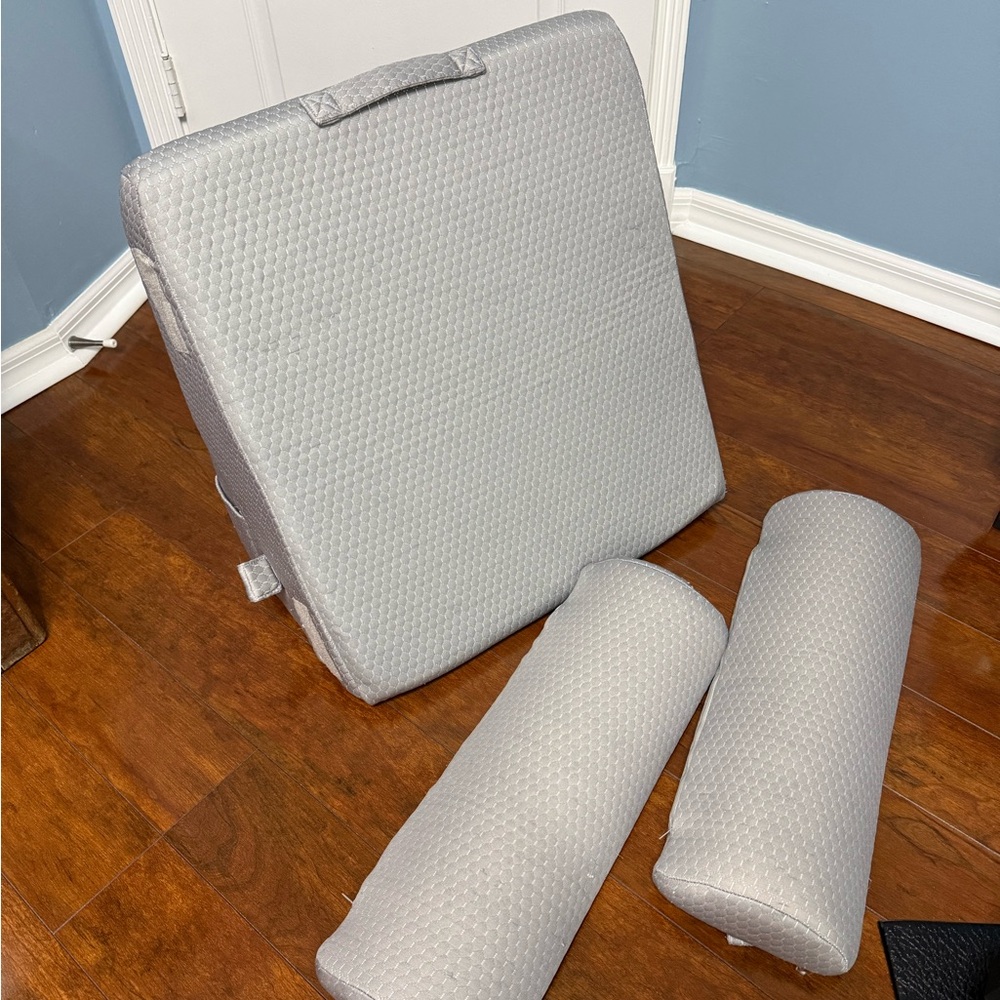 Gray Wedge Pillow Set